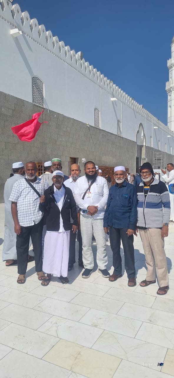 Al Qiblah group on ziyarath at a mosque in Madinah